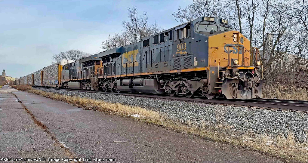 CSX 903 leads M277.